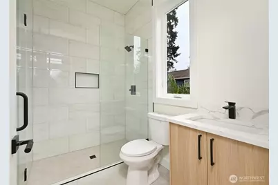 17526 Fremont Avenue N, Shoreline, WA 98133 - Photo 6