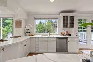 12623 NE 28th St, Bellevue, WA 98005 - Photo 14