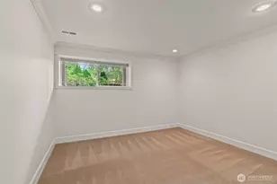 12623 NE 28th St, Bellevue, WA 98005 - Photo 26