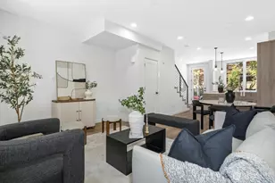 118 C 2nd Street S, Kirkland, WA 98033 - Photo 2