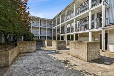 9200 Greenwood Avenue N #107, Seattle, WA 98103 - Photo 14