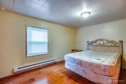 9817 35th Avenue SW, Seattle, WA 98126 - Photo 10