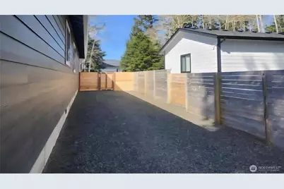 360 Lake View Loop NE, Ocean Shores, WA 98569 - Photo 28