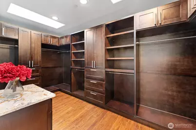 9426 Lake Washington Boulevard NE, Bellevue, WA 98004 - Photo 20