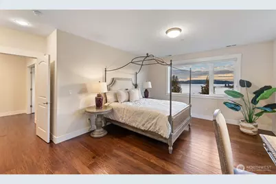 9426 Lake Washington Boulevard NE, Bellevue, WA 98004 - Photo 16