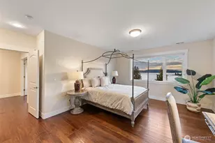 9426 Lake Washington Blvd NE, Bellevue, WA 98004 - Photo 16