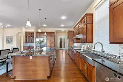 9426 Lake Washington Boulevard NE, Bellevue, WA 98004 - Photo 10