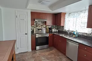 7655 Forest Ridge Dr NE, Bremerton, WA 98311 - Photo 2