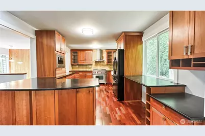 2830 216th Avenue SE, Sammamish, WA 98075 - Photo 8