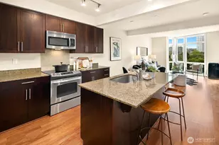 699 John St, Seattle, WA 98109 - Photo 10