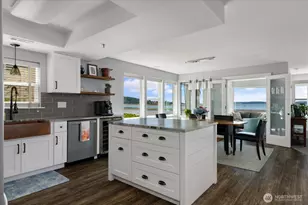 651 SE Bayshore Dr, Oak Harbor, WA 98277 - Photo 8