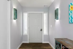 651 SE Bayshore Dr, Oak Harbor, WA 98277 - Photo 6