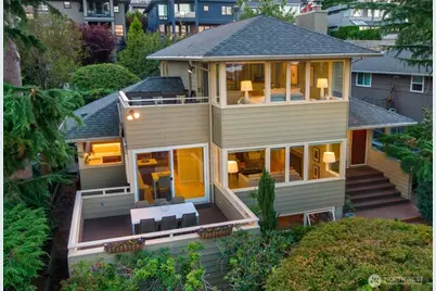 6845 52nd Avenue NE, Seattle, WA 98115 - Photo 2