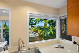 6845 52nd Ave NE, Seattle, WA 98115 - Photo 8