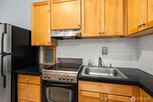 905 NE 43rd St, Seattle, WA 98105 - Photo 8