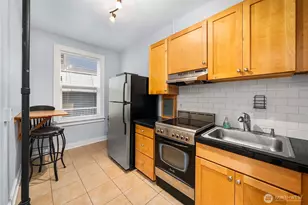 905 NE 43rd St, Seattle, WA 98105 - Photo 6