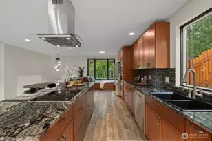 3913 W Tapps Dr E, Lake Tapps, WA 98391 - Photo 8