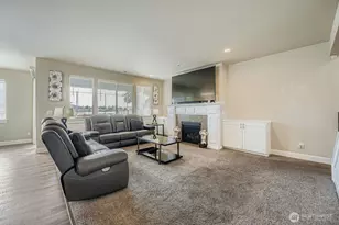 678 7th St NE, Auburn, WA 98002 - Photo 4
