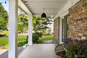 11216 E Riverside Dr, Bothell, WA 98011 - Photo 12