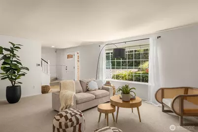 11216 E Riverside Drive, Bothell, WA 98011 - Photo 8