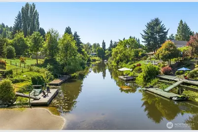 11216 E Riverside Drive, Bothell, WA 98011 - Photo 30