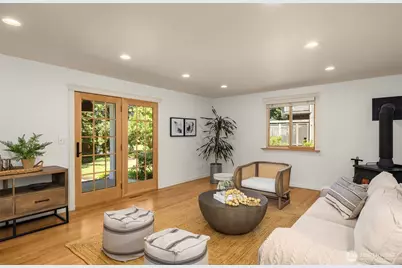 11216 E Riverside Drive, Bothell, WA 98011 - Photo 10