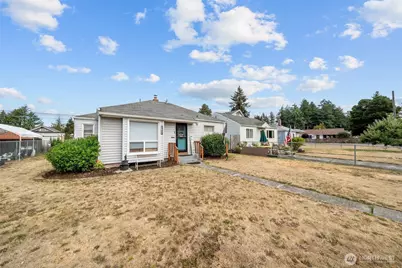 4709 S American Lake Boulevard, Tacoma, WA 98409 - Photo 4