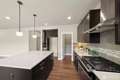 2525 20th Avenue SW, Puyallup, WA 98371 - Photo 8