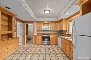 1108 18th St, Anacortes, WA 98221 - Photo 8