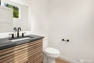 2028 NE 123rd St, Seattle, WA 98125 - Photo 6