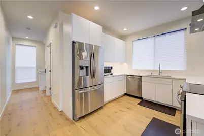 14012 Midvale Avenue N, Seattle, WA 98133 - Photo 10