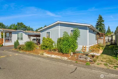 300 SW 7th Avenue #302, Battle Ground, WA 98604 - Photo 2