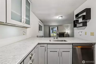280 NW Newport Way #B14, Issaquah, WA 98027 - Photo 10