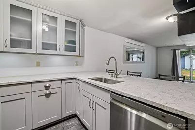 280 NW Newport Way #B14, Issaquah, WA 98027 - Photo 12