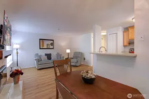 11527 Hwy 99, Everett, WA 98204 - Photo 2