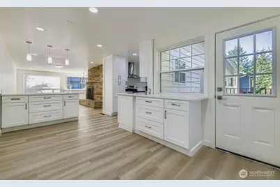 16110 Evanston Ave N, Shoreline, WA 98133 - Photo 6