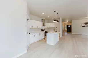 7590 E Idaho St, Port Orchard, WA 98366 - Photo 4