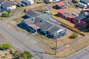 402 N 10th St, Elma, WA 98541 - Photo 4