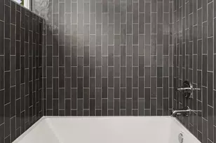 2028 NE 123rd St, Seattle, WA 98125 - Photo 10