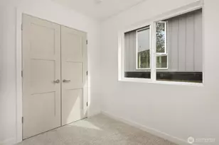 2028 NE 123rd St, Seattle, WA 98125 - Photo 8