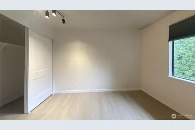 917 N 100th Street, Seattle, WA 98133 - Photo 12