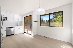 917 N 100th St, Seattle, WA 98133 - Photo 12