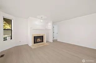 917 N 100th St, Seattle, WA 98133 - Photo 8