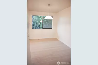 917 N 100th Street, Seattle, WA 98133 - Photo 10