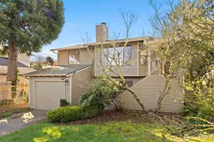 917 N 100th St, Seattle, WA 98133 - Photo 4