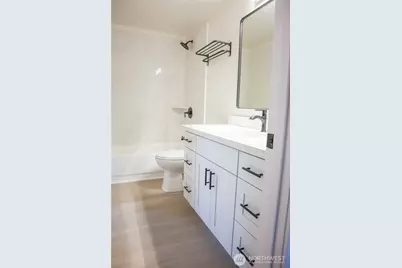 917 N 100th Street, Seattle, WA 98133 - Photo 14