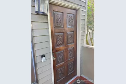 917 N 100th Street, Seattle, WA 98133 - Photo 6