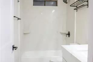 917 N 100th St, Seattle, WA 98133 - Photo 22