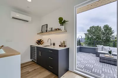 511 Howe Street #B, Seattle, WA 98109 - Photo 18