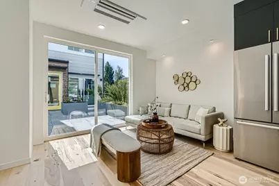 511 Howe Street #B, Seattle, WA 98109 - Photo 6